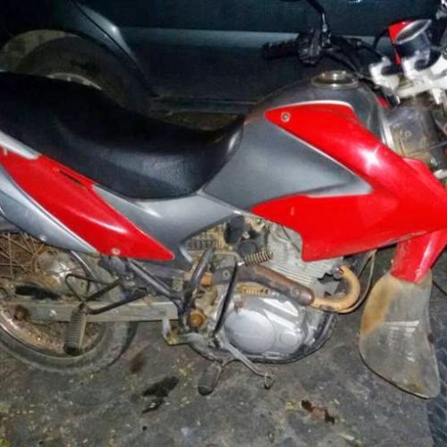 Menor é surpreendido conduzindo moto no bairro Henriqueta