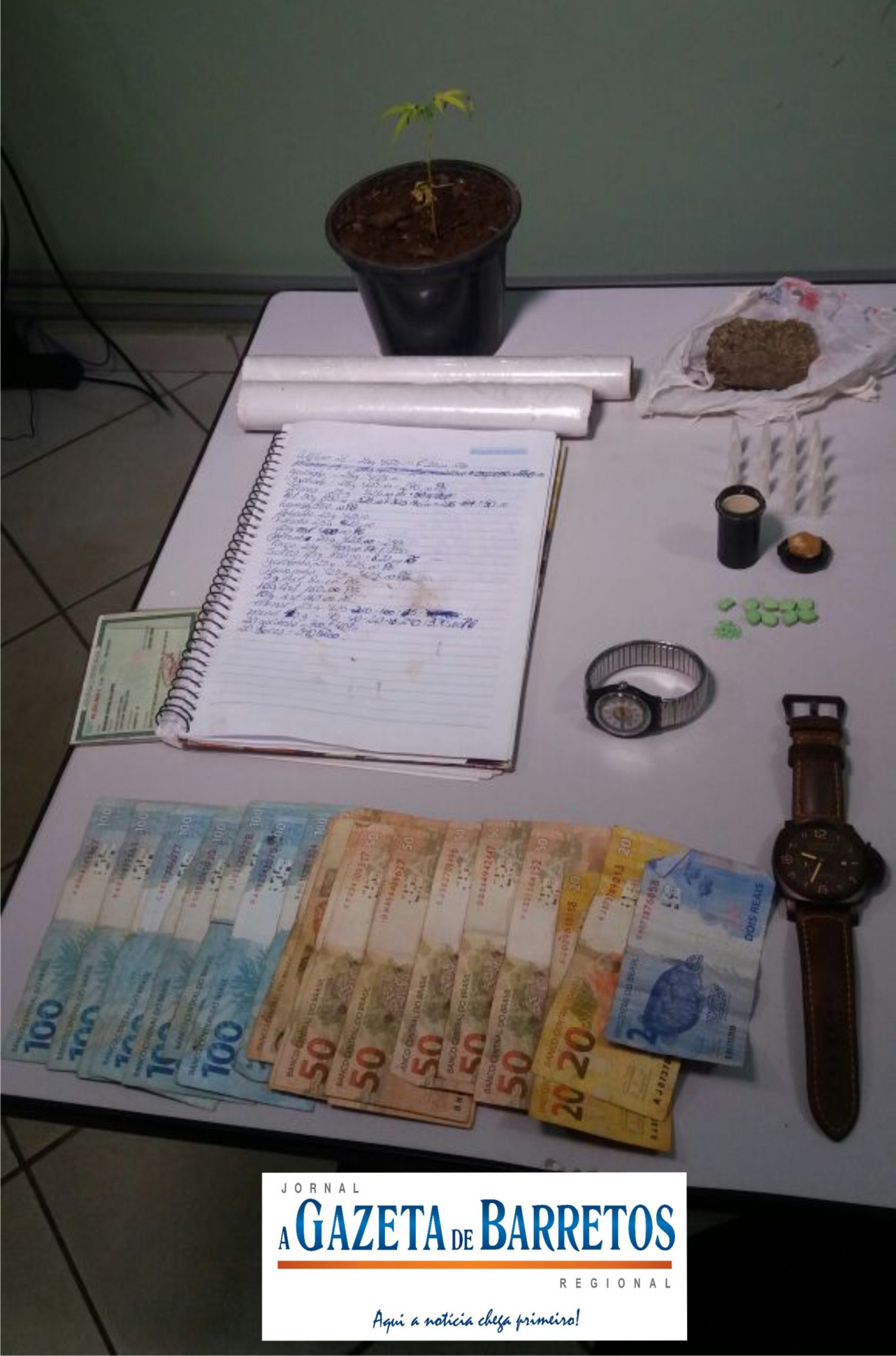 Força Tática prende homem e apreende dinheiro, maconha, cocaína, crack e ecstasy