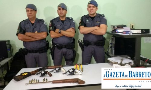 Força Tática prende dois homens e apreende cinco armas e várias munições em residência no Jardim Califórnia