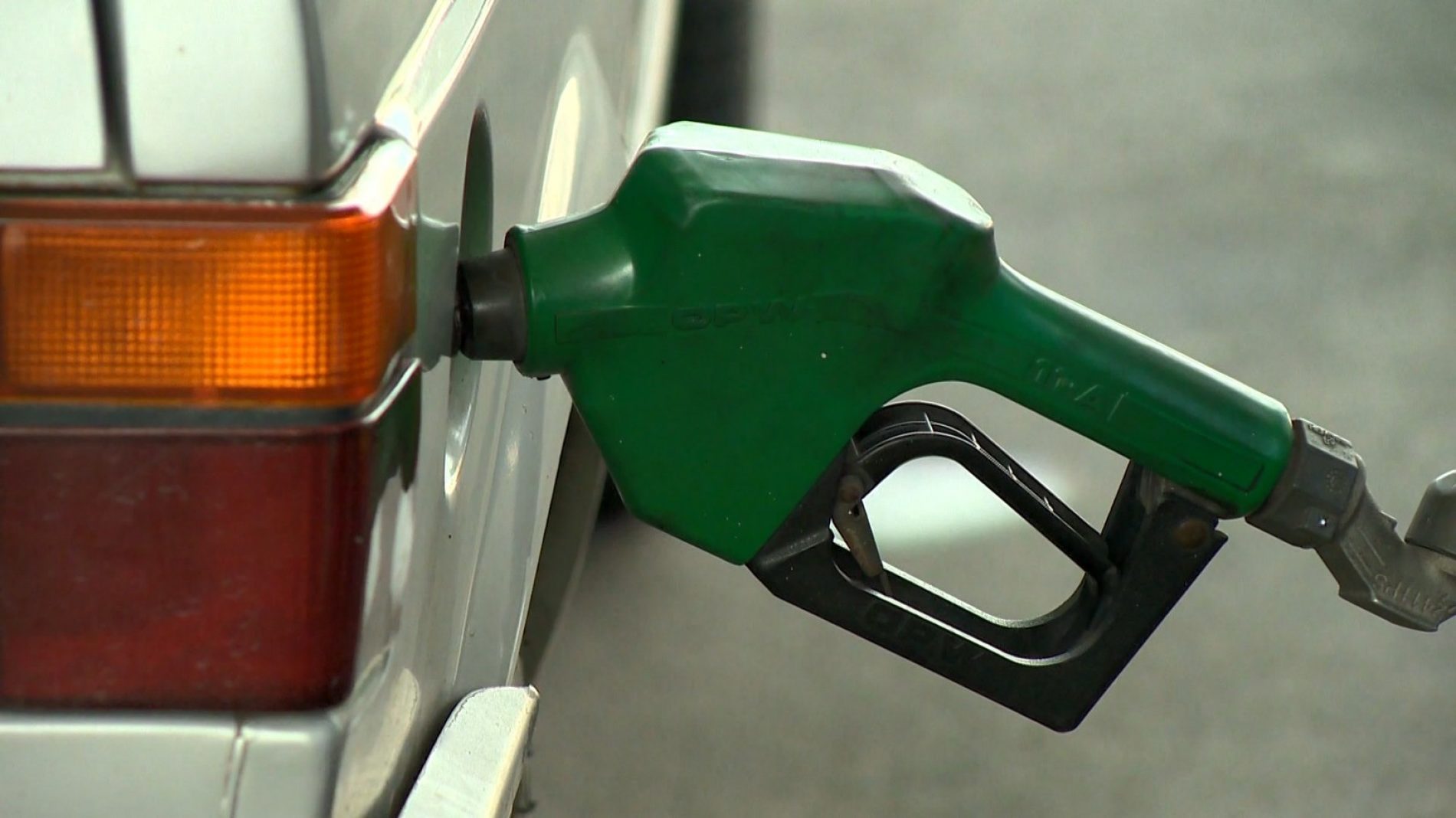 COMBUSTÍVEL: Preço da gasolina volta a subir e passa de R$ 3,90 pela primeira vez