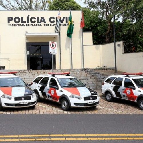 REGIÃO: PM prende acusado de roubar e jogar vítima de carro em movimento