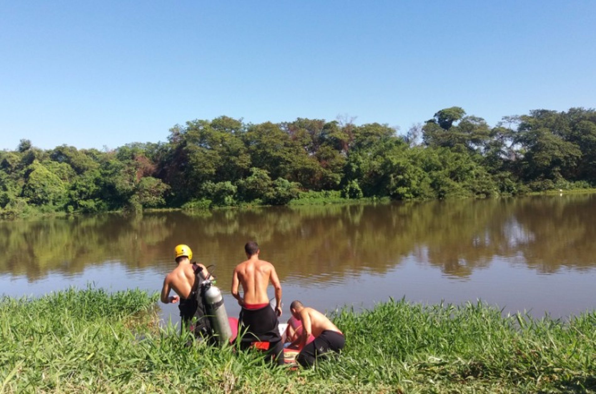 REGIÃO: Bombeiros fazem buscas por adolescente desaparecido no rio Pardo