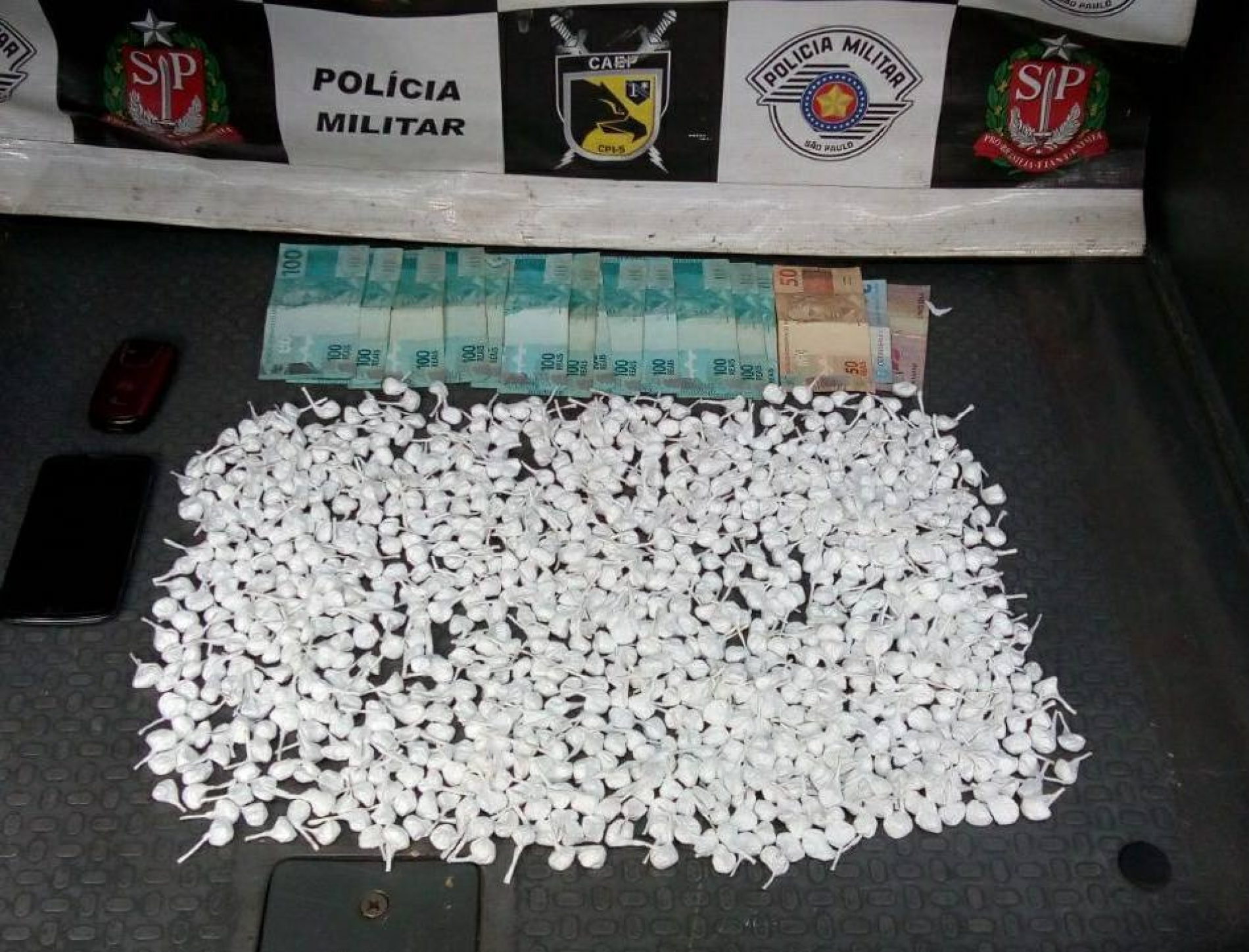 REGIÃO: Mecânico é preso com 960 porções de cocaína