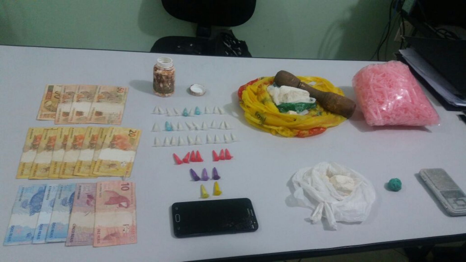 BARRETOS: Força Tática prende dois homens e apreende cocaína pura em imóvel alugado para refino de drogas no bairro Dom Bosco