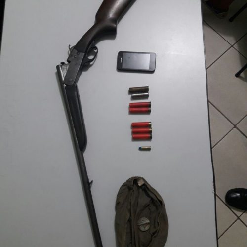 COLÔMBIA: Homem é flagrado em canavial com arma e munições