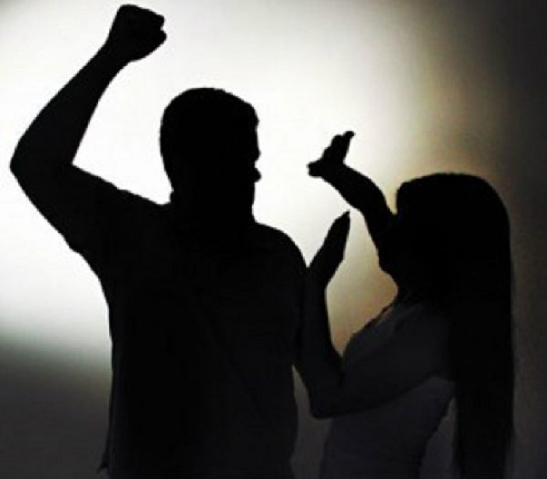 REGIÃO: Homem agride e ameaça esposa grávida com faca