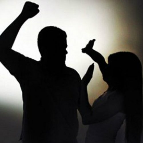 REGIÃO: Homem agride e ameaça esposa grávida com faca