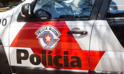 BARRETOS: Policia Militar recupera no bairro Luís Spina, Perua Kombi furtada na Avenida 11