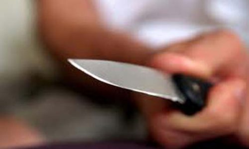 REGIÃO: Mulher é encontrada morta a facadas dentro de casa