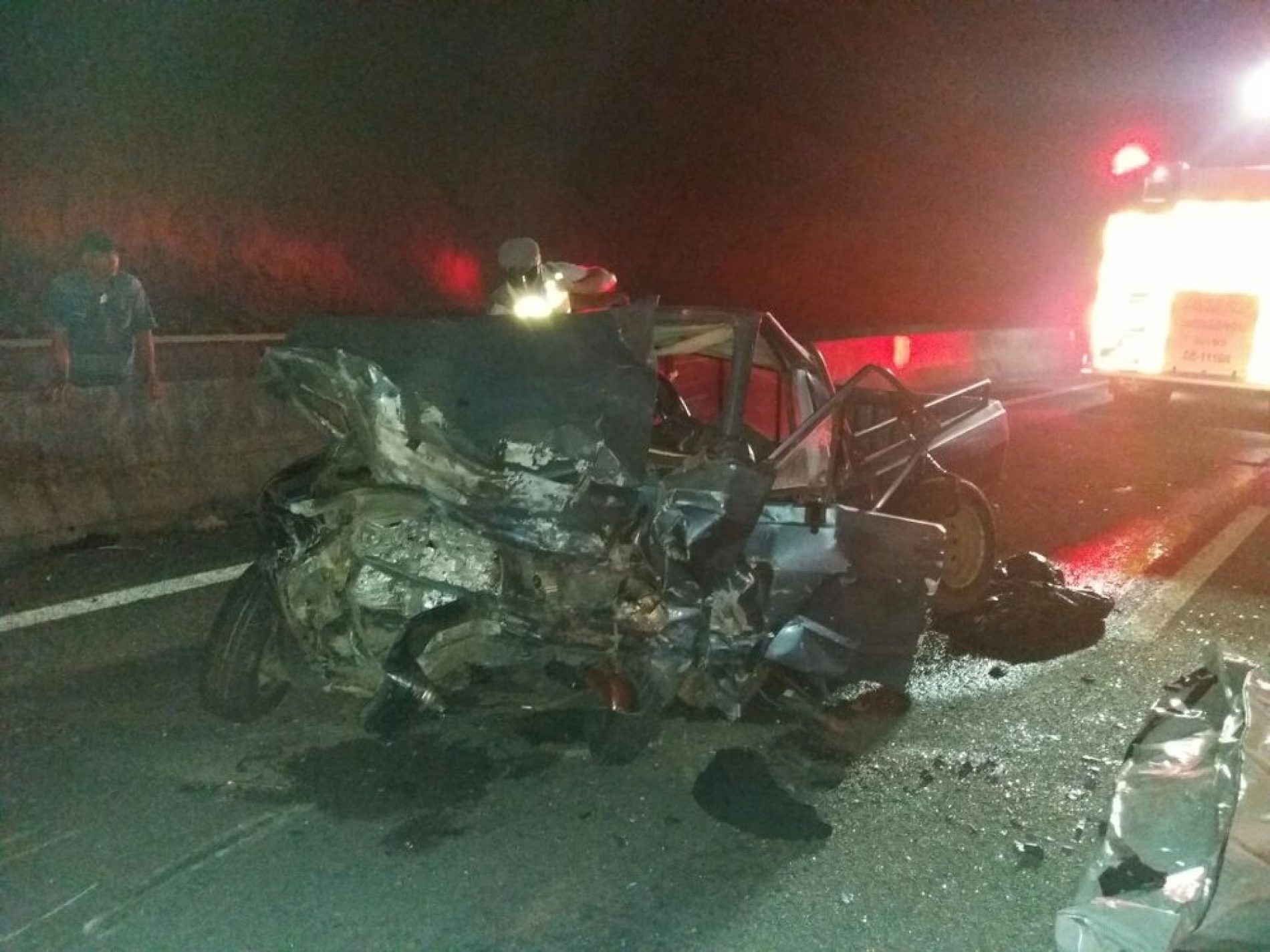 SP: Dois morrem em acidente na rodovia dos Tamoios