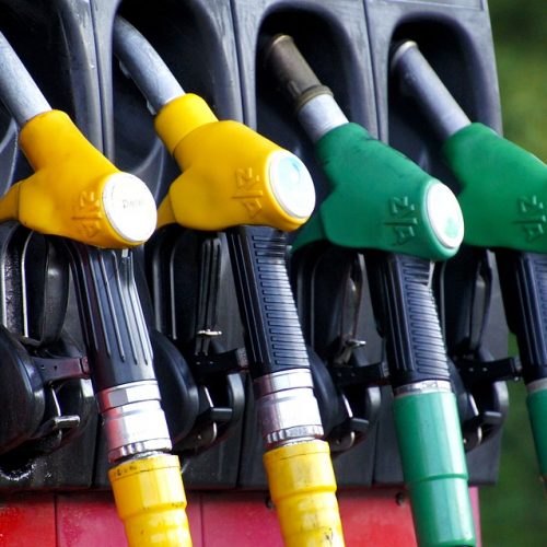 REAJUSTE: Petrobras anuncia queda de 1,40% no preço da gasolina