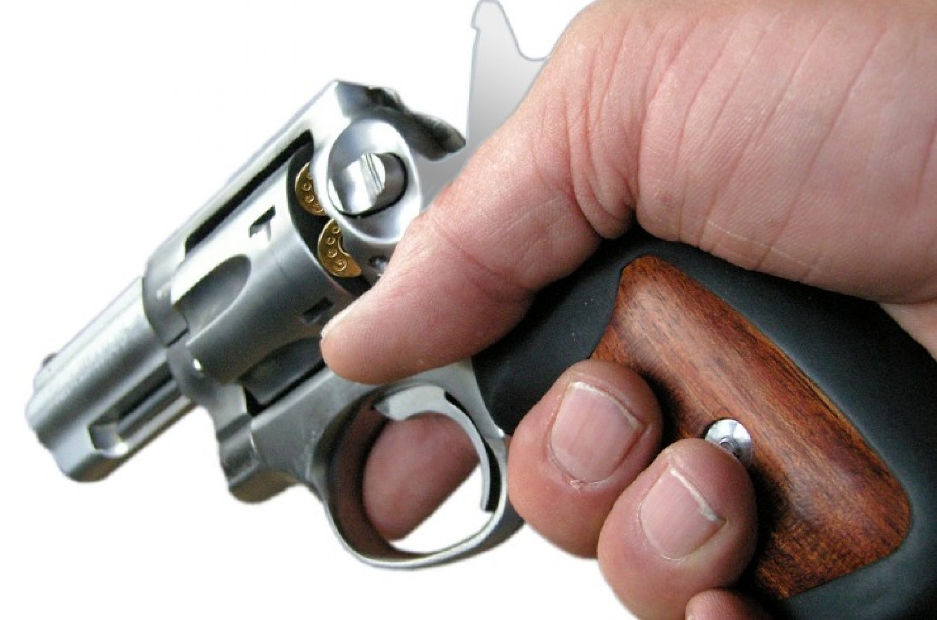 BARRETOS: Testemunhas afirmam que Policial Civil efetuou disparos de arma de fogo contra eles durante pescaria