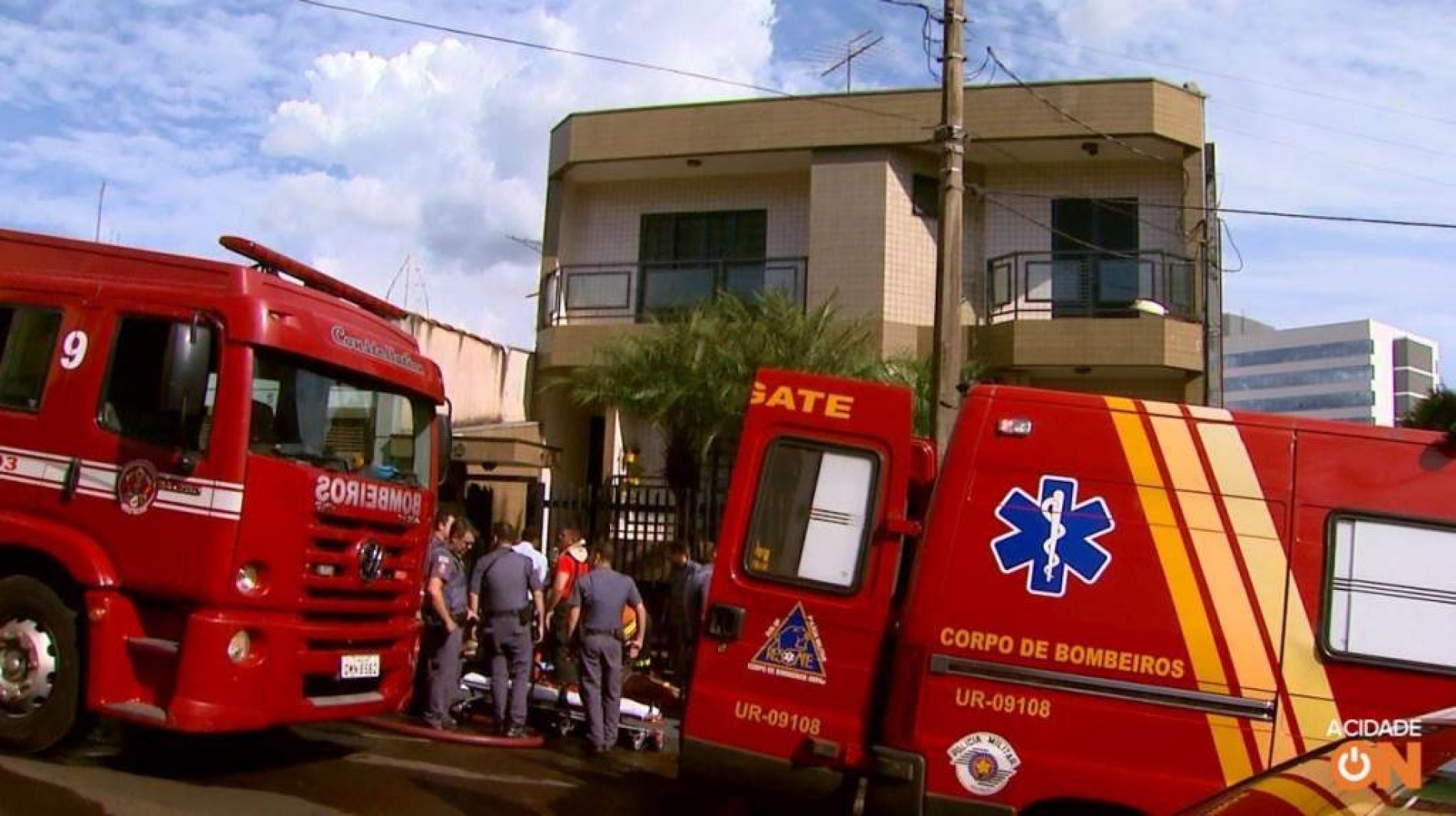 REGIÃO: Idosa fica gravemente ferida após apartamento pegar fogo