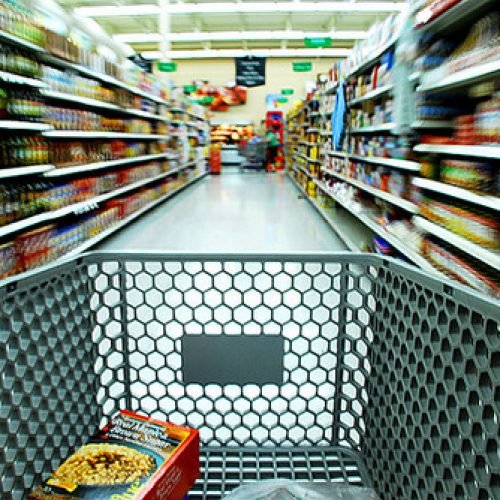 BARRETOS: Homem é preso após furtar desodorante e queijo em supermercado