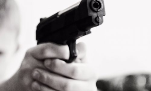 REGIÃO: Homem morre baleado em bar