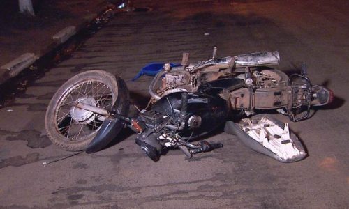 REGIÃO: Jovem em moto roubada é baleado pela polícia