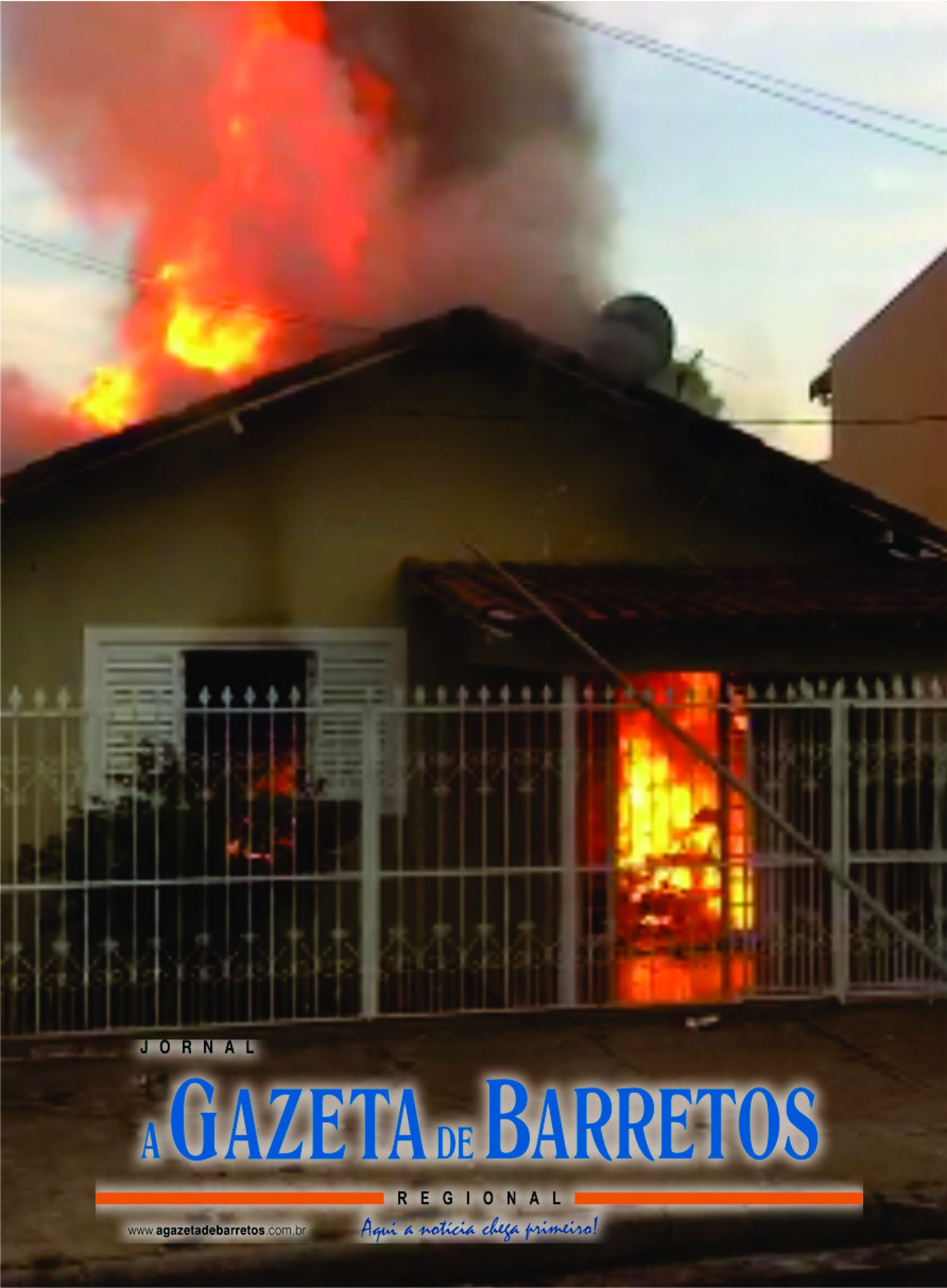 BARRETOS: Residência pega fogo com 3 pessoas dentro no Centro