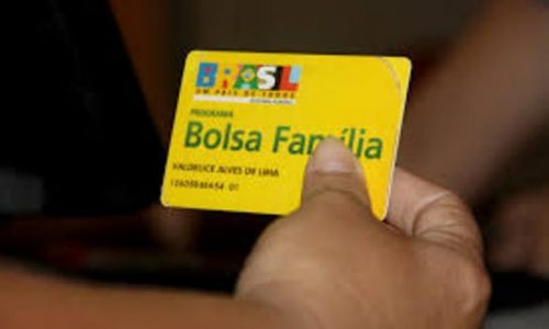 BOLSA FAMÍLIA: Governo reajusta em 5,67%