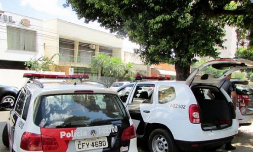 REGIÃO: Advogado é detido após insultar policiais