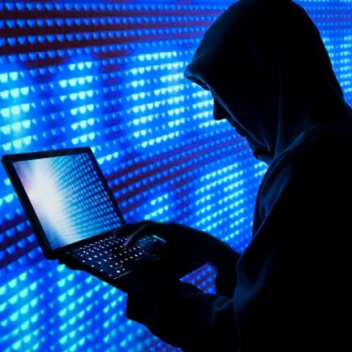 REGIÃO: Estudante tem redes sociais invadidas e é chantageada para fazer sexo com hacker