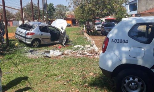 REGIÃO: Dois menores são detidos após acidente com carro furtado