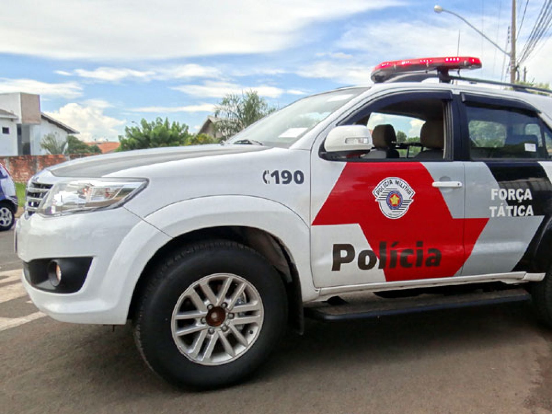 BARRETOS: Dois jovens são presos por receptação e Força Tática recupera veículo furtado