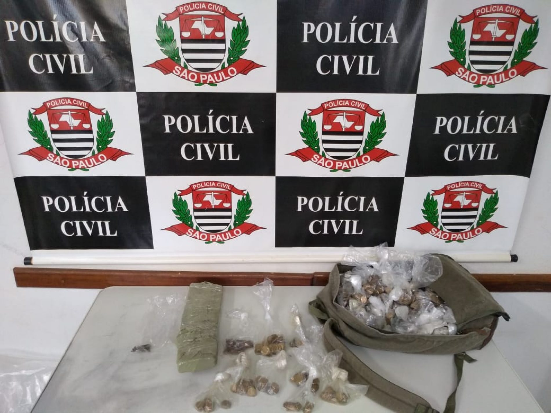 BARRETOS: Policia Civil prende mulher, apreende quase um quilo de maconha e homem com participações nos roubos a pastelaria e Terminal Integração é preso