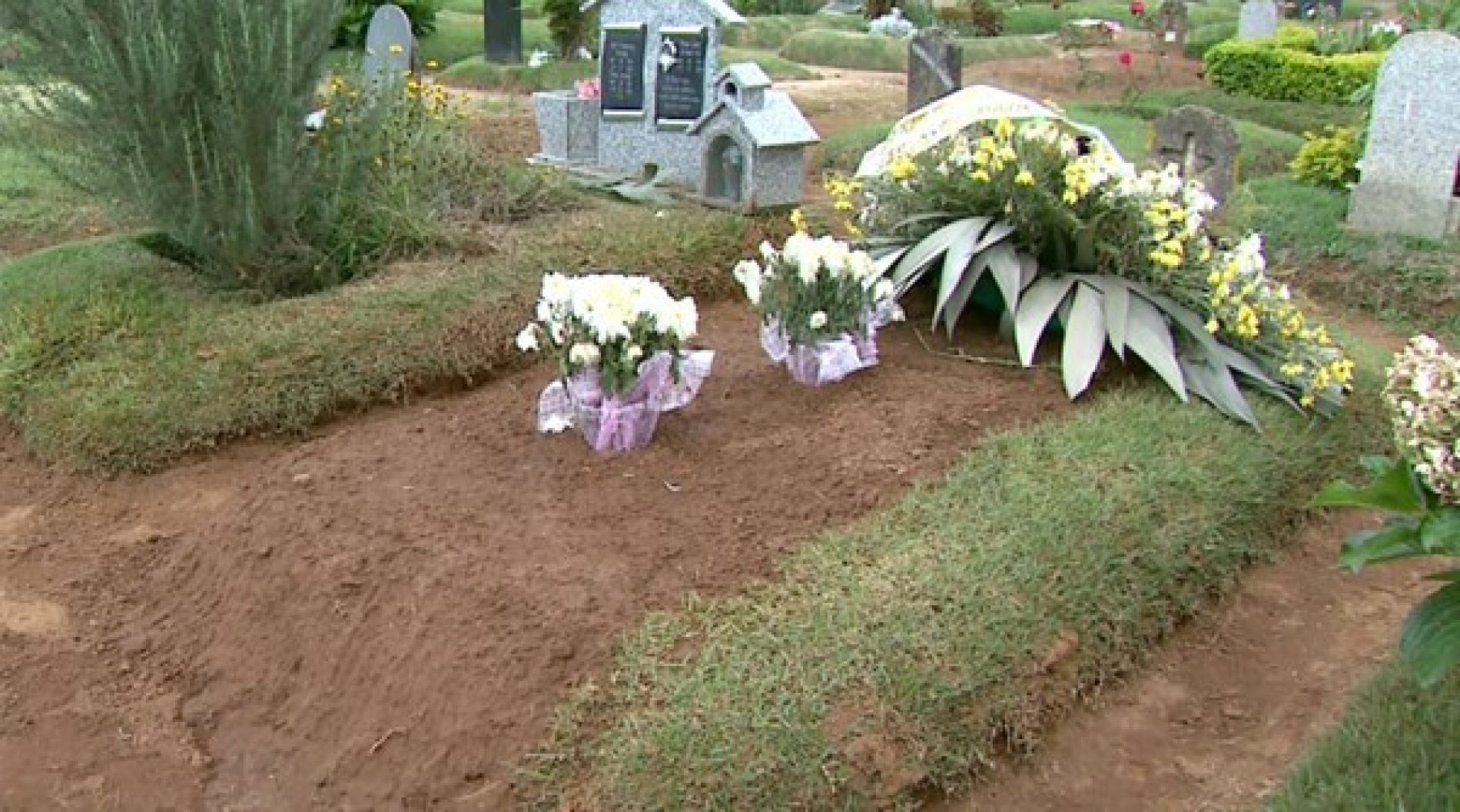 REGIÃO: Enterro vira caso de polícia após corpo errado ser sepultado no túmulo de idosa