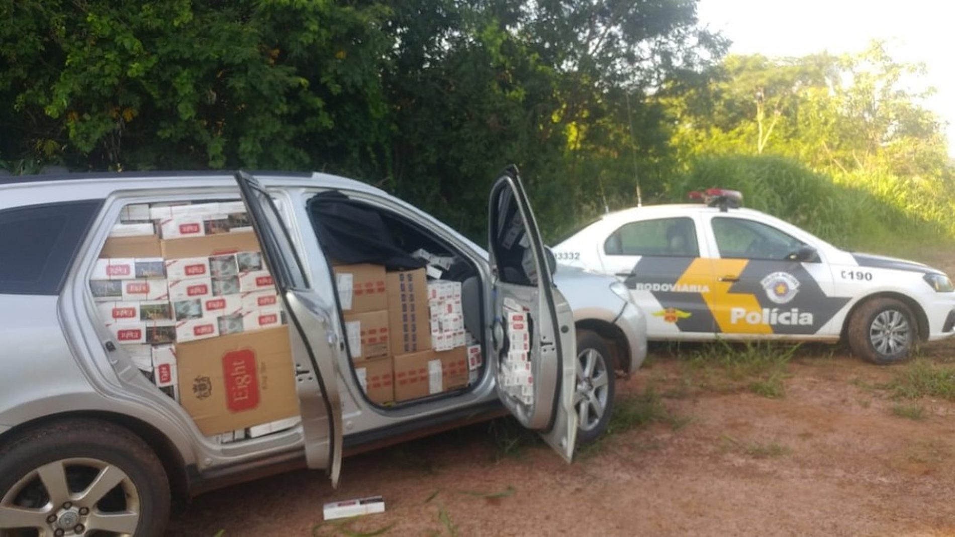 REGIÃO: Polícia apreende carga de cigarros contrabandeados em rodovia