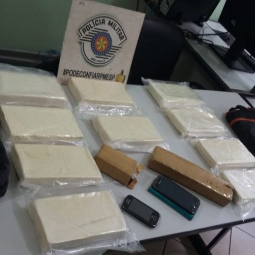 BARRETOS: Mulher é presa com mais de 10 quilos de cocaína e um quilo de maconha em sua casa no Residencial Batista Ananias