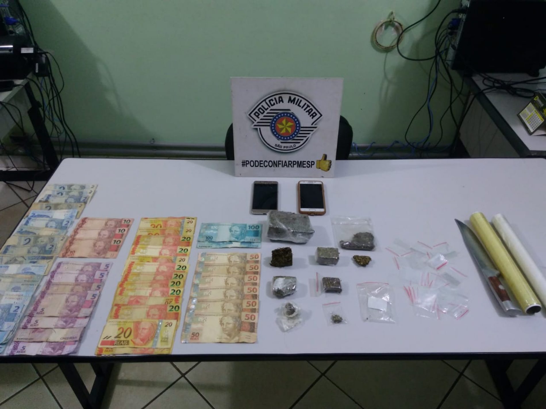 BARRETOS: Após denuncias, Policia Militar prende metalúrgico por tráfico de drogas no bairro Santa Isabel