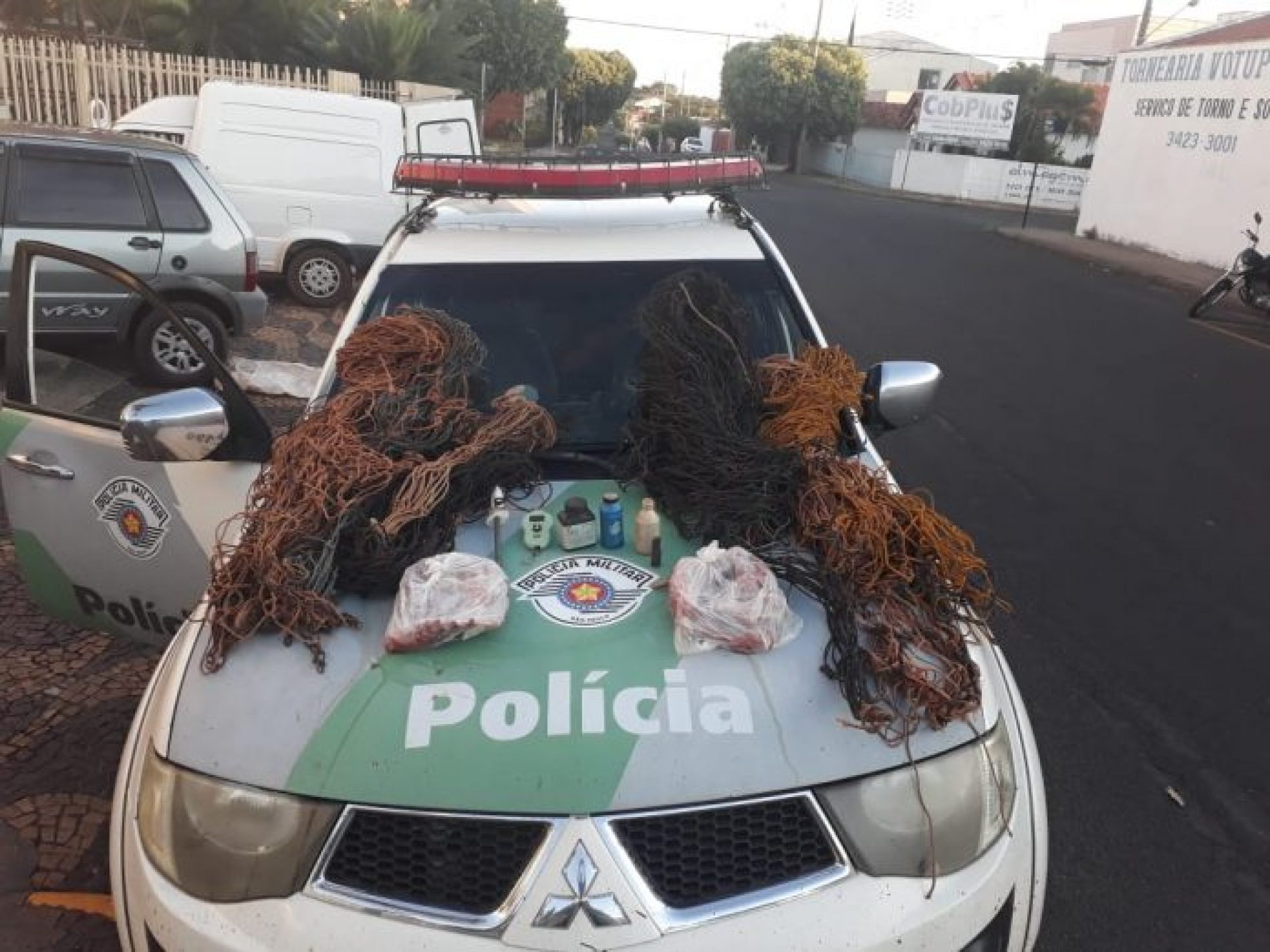 REGIÃO: Polícia Ambiental apreende carne de capivara em abate clandestino