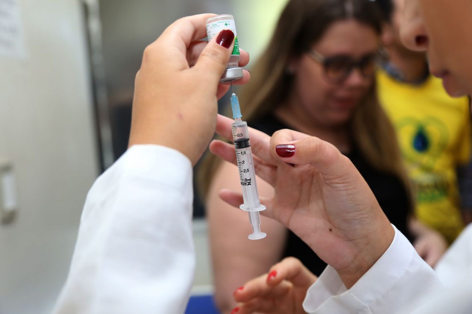Governo de SP anuncia vacinação para grávidas e pessoas com deficiência