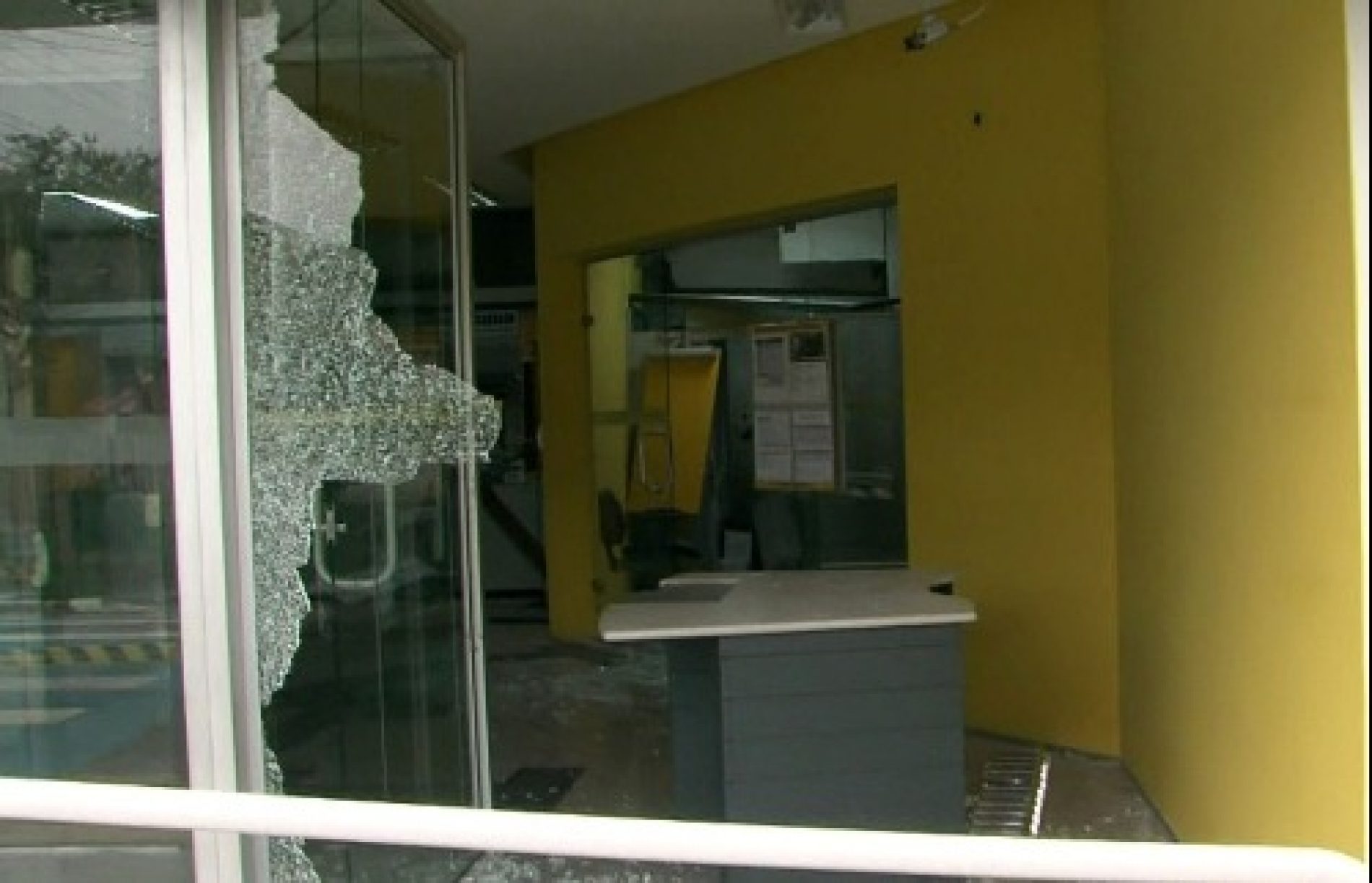 GUARAREMA: Quadrilha ataca bancos, PM reage a ação e 11 são mortos