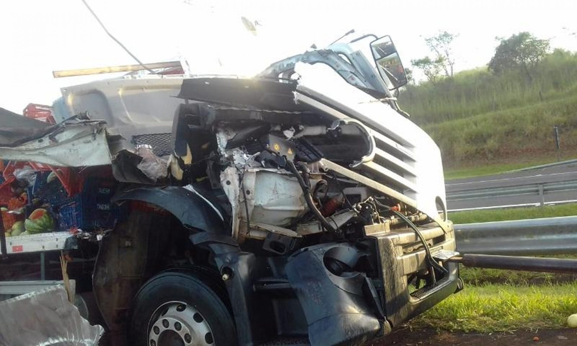 REGIÃO: Acidente entre dois caminhões deixa um morto na Marechal Rondon