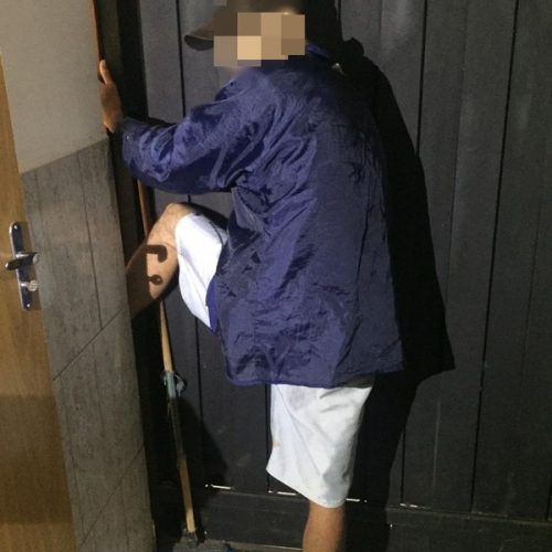 OLÍMPIA: Homem fica com pé preso em porta ao tentar furtar empresa