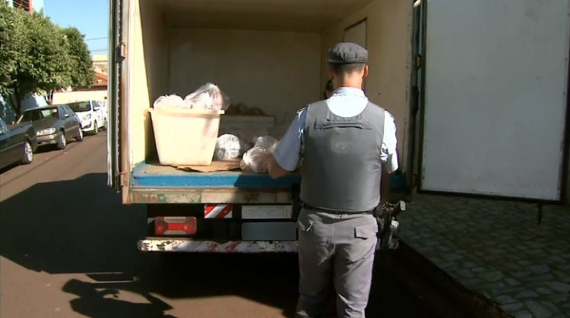 REGIÃO: Carga de carnes roubada de caminhão frigorífico é encontrada em distribuidora