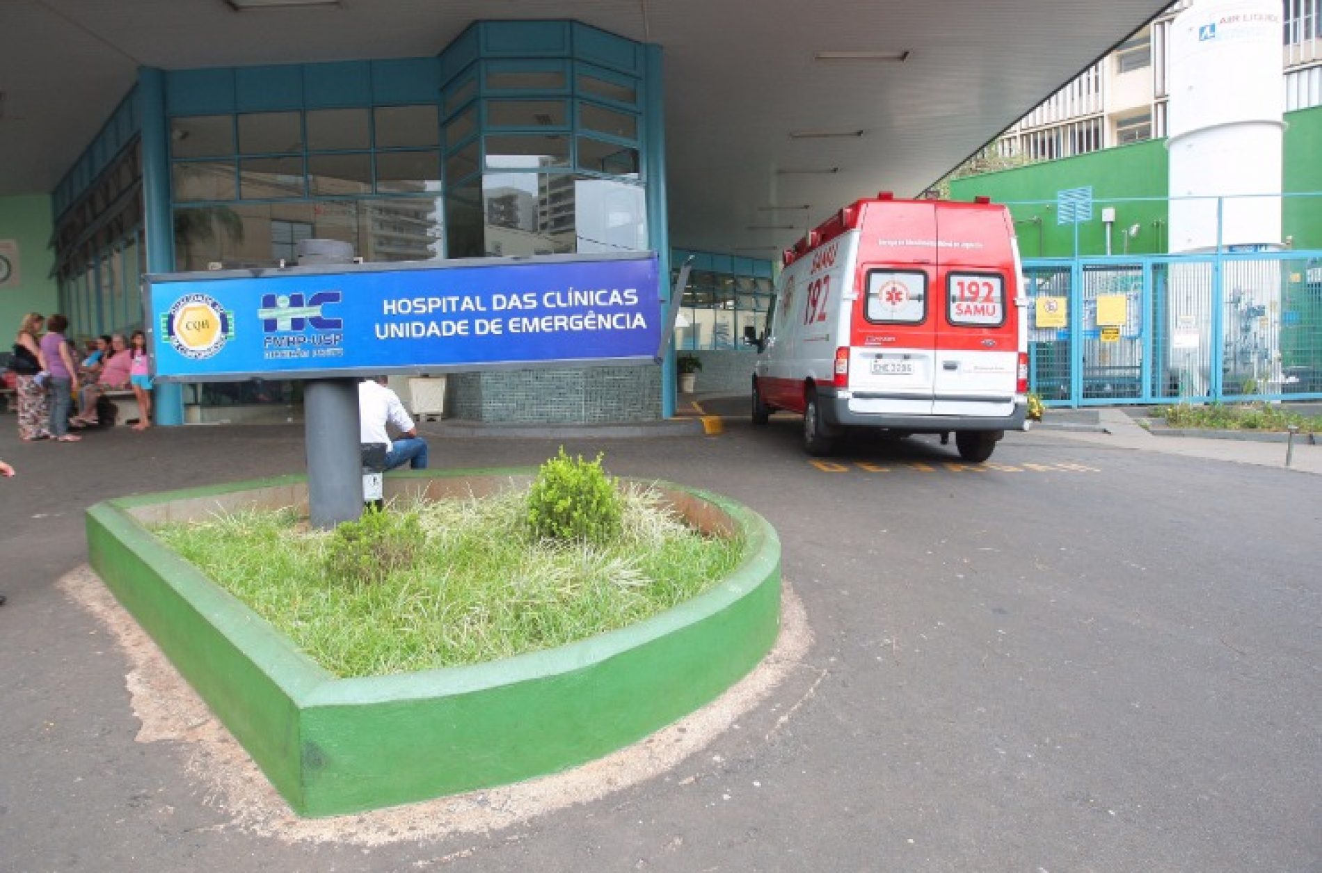 REGIÃO: Paciente de hospital psiquiátrico é internado no HC após arrancar os próprios olhos