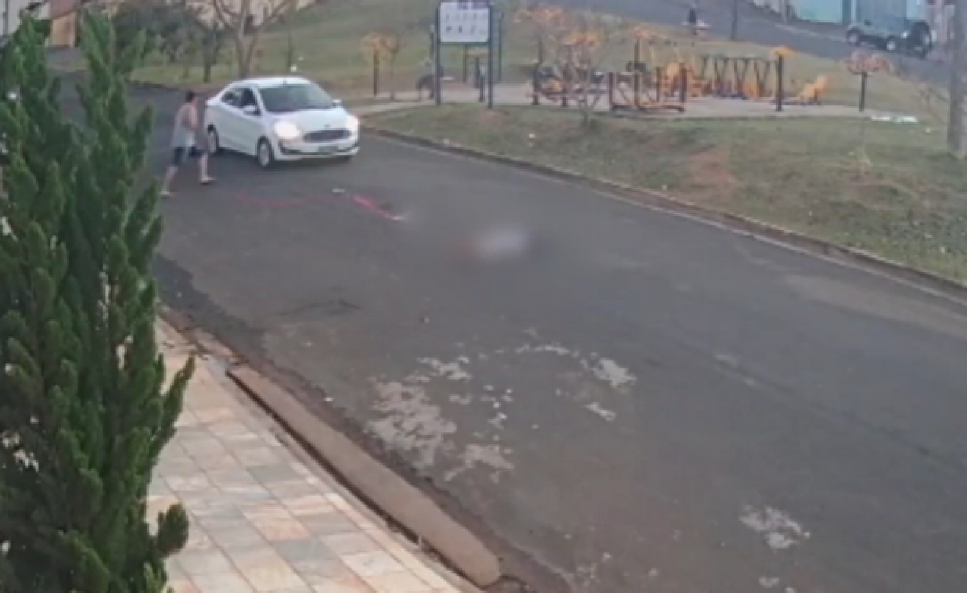 REGIÃO: Menino é atropelado ao tentar atravessar rua enquanto soltava pipa