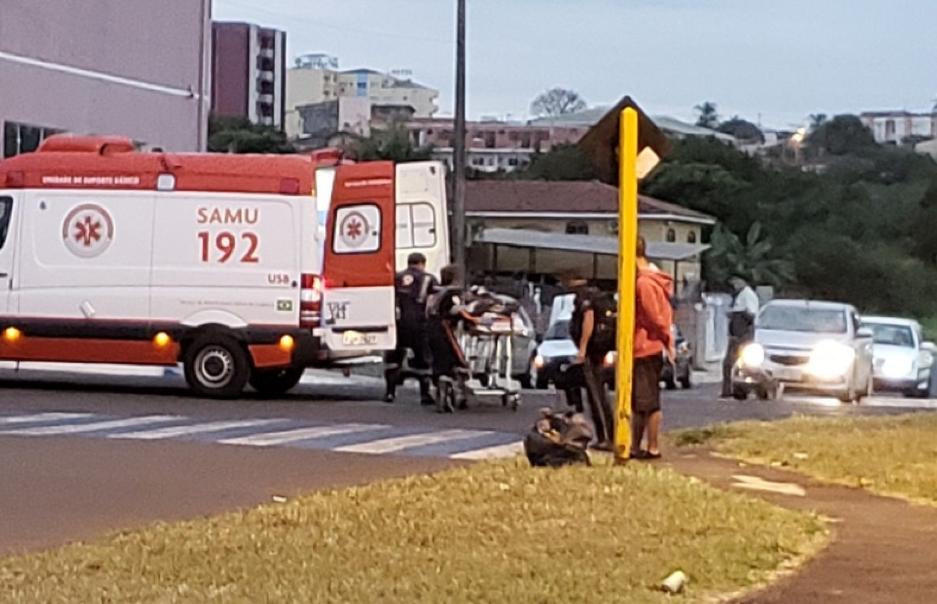 REGIÃO: Homem é atropelado na faixa de pedestre