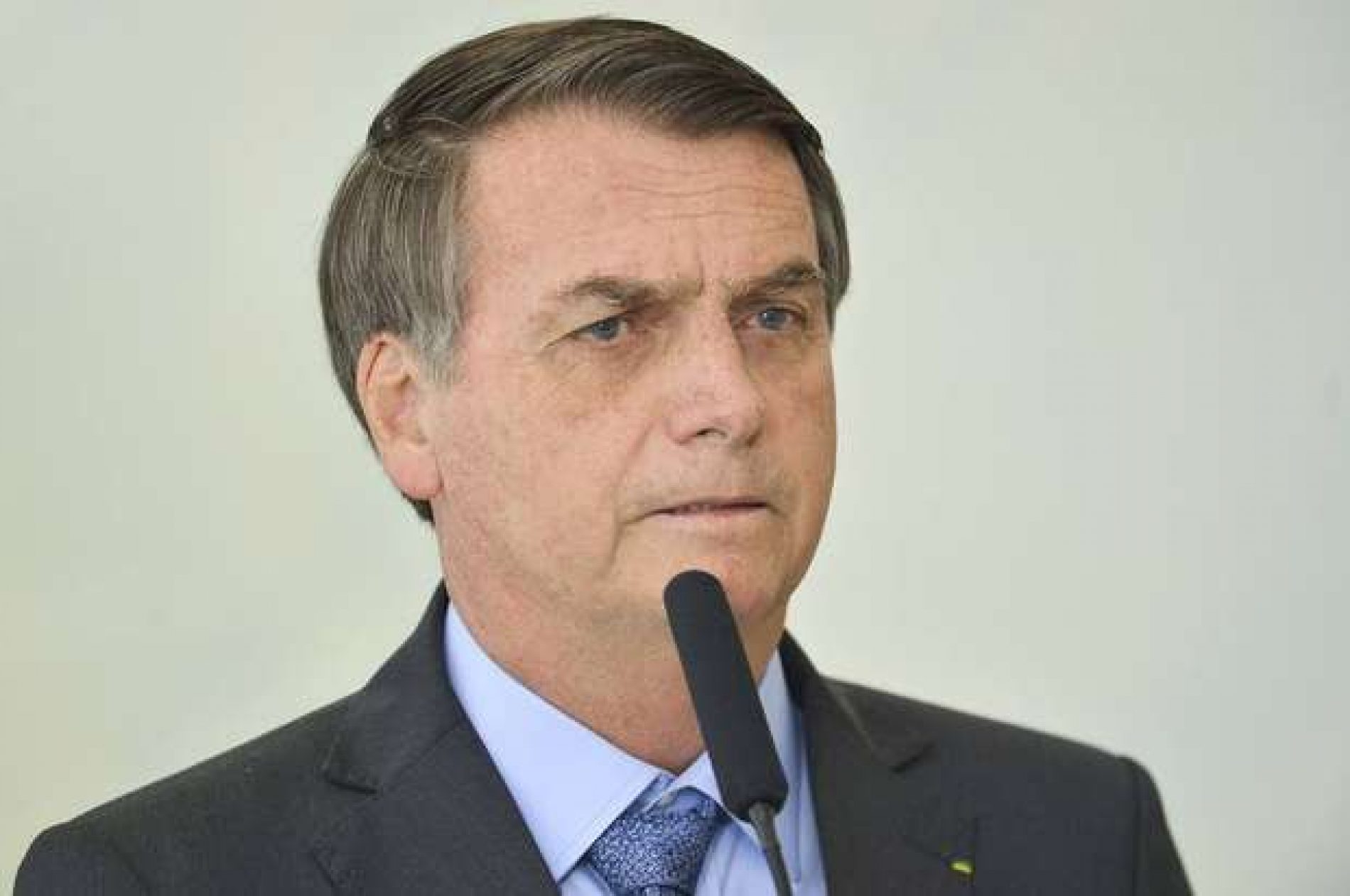 Bolsonaro ataca a imprensa e diz que jornal “vai fechar”