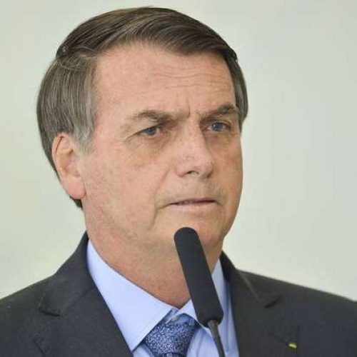 Bolsonaro ataca a imprensa e diz que jornal “vai fechar”