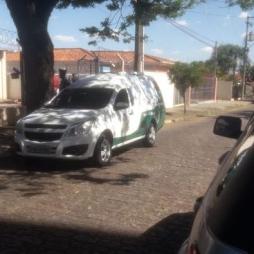 REGIÃO: Jovem de 20 anos é morta a facadas em estacionamento de loja