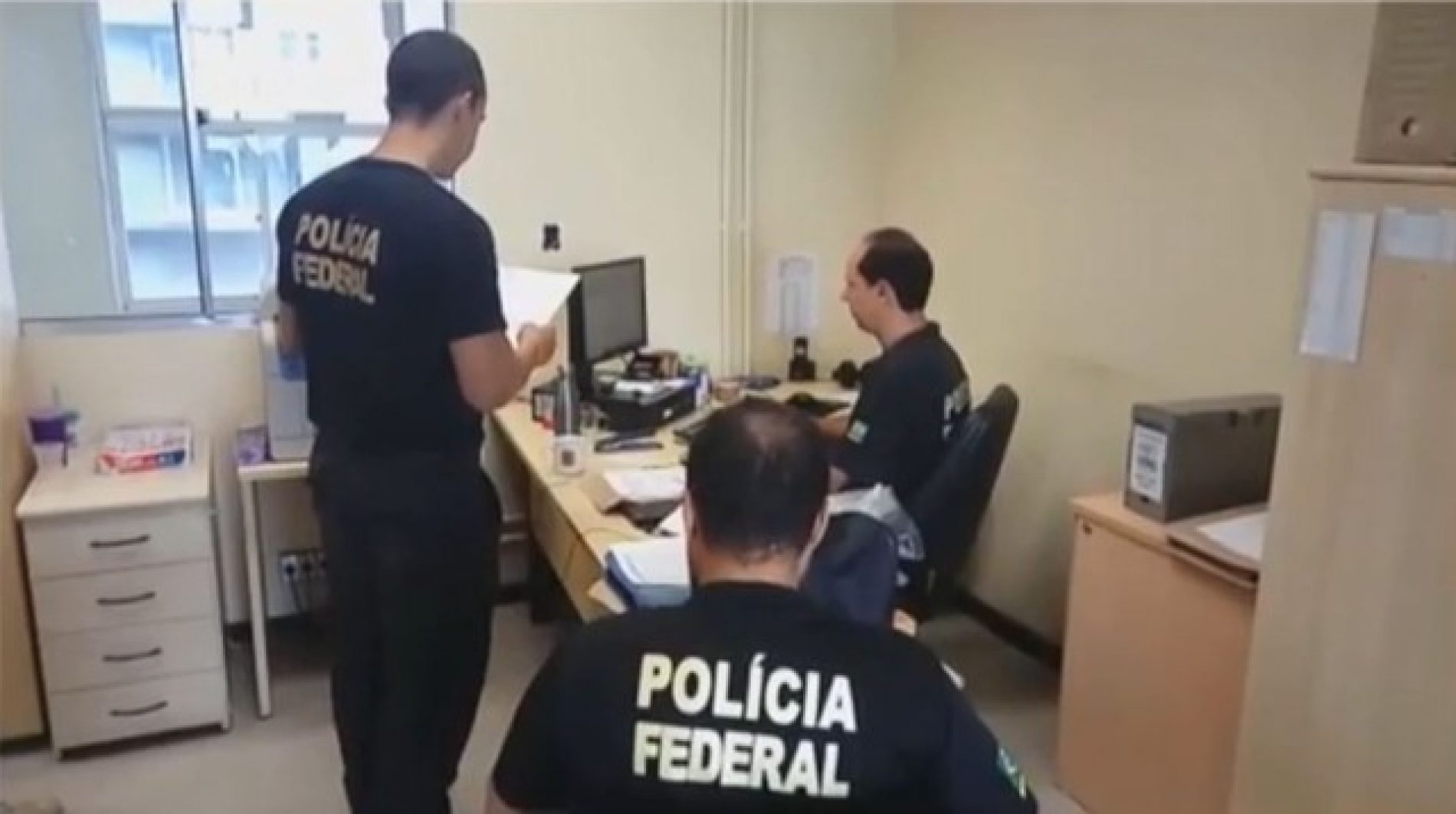 REGIÃO: PF prende gerente da Caixa suspeito de manter esquema de extorsão em MG; empresário também é detido