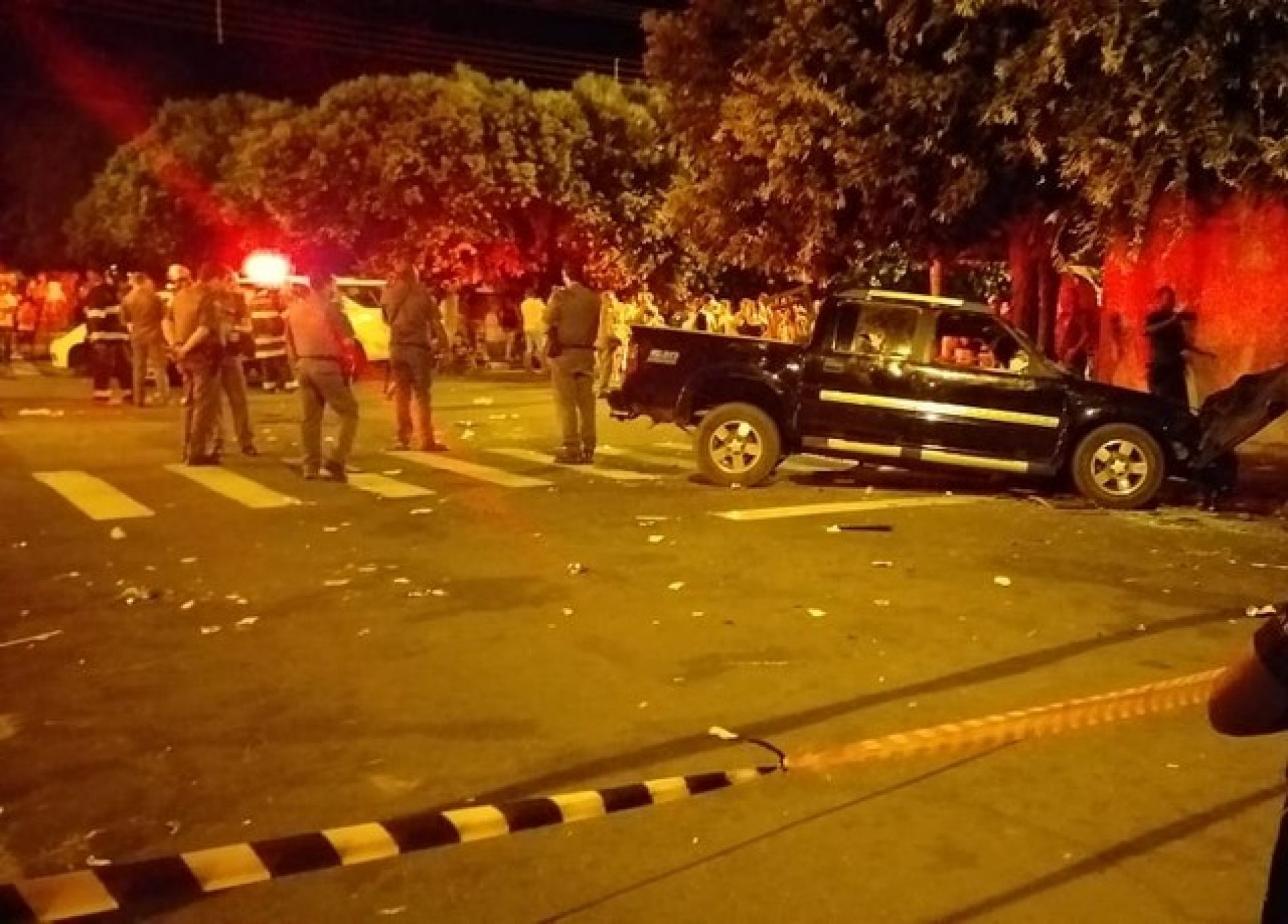 REGIÃO: Motorista atropela 17 pessoas em bar; duas morreram