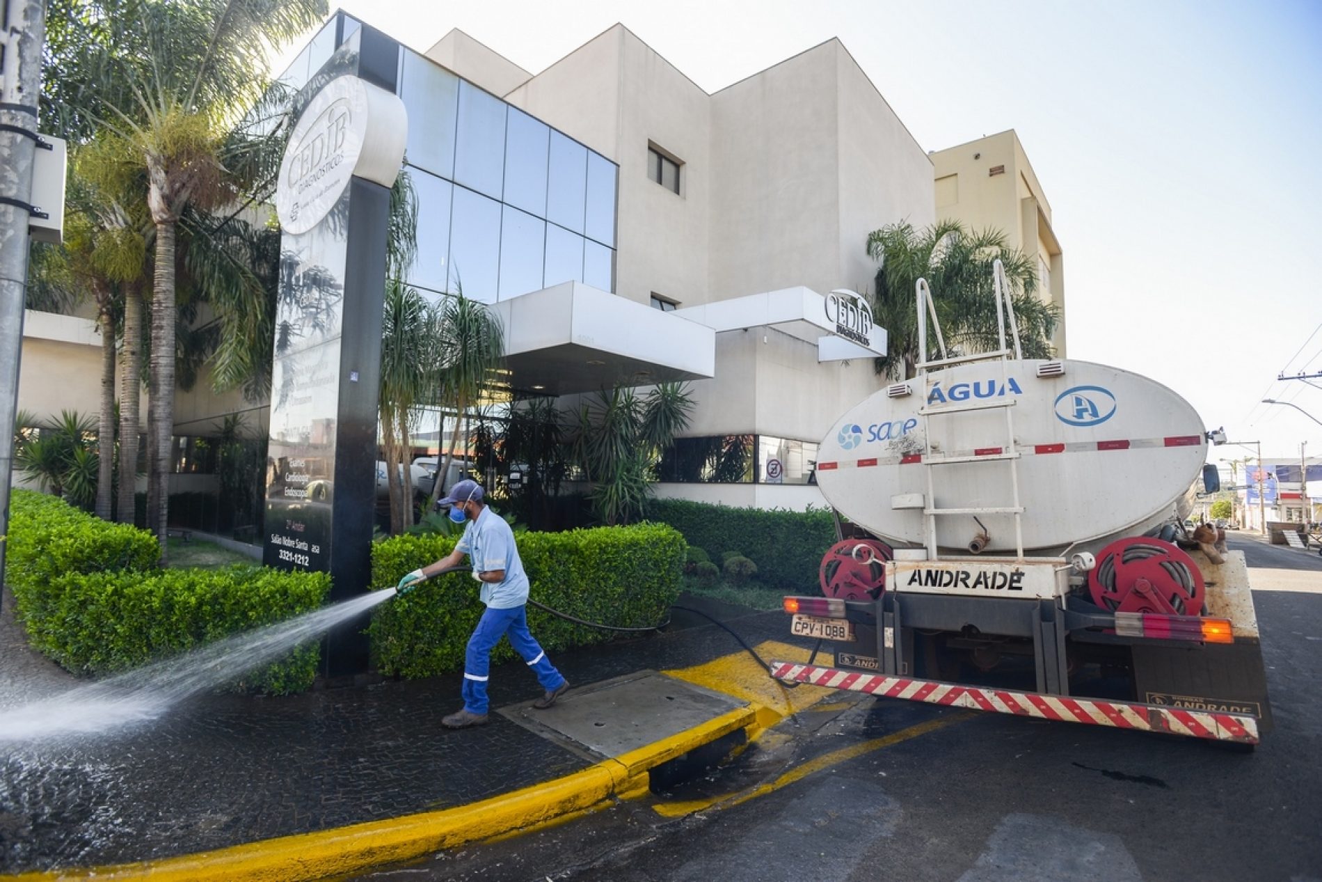 BARRETOS: Prefeitura realiza desinfecção em pontos estratégicos da cidade