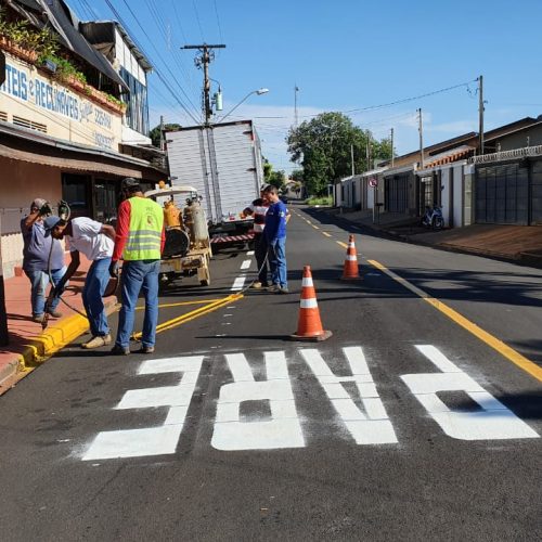 BARRETOS: Rua 24 recebeu pintura de sinalização de solo