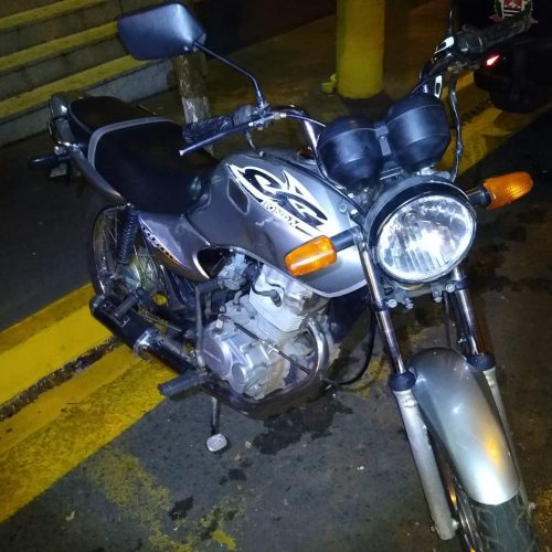 BARRETOS: Polícia prende estudante, apreende dois menores e recupera moto furtada do pátio municipal