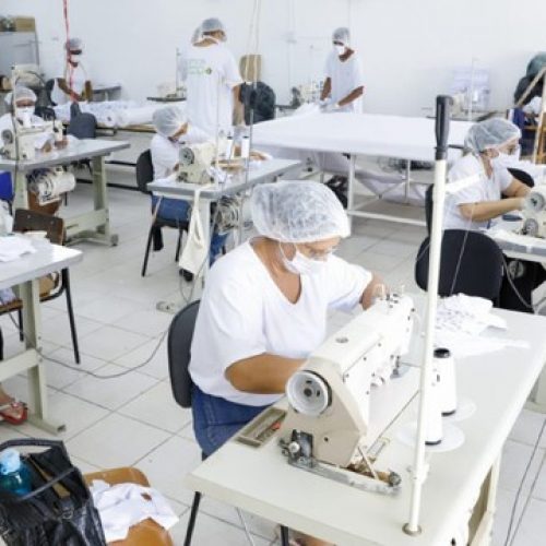 REGIÃO: Cooperativa de costura de Rio Preto confecciona máscaras para funcionários da Saúde
