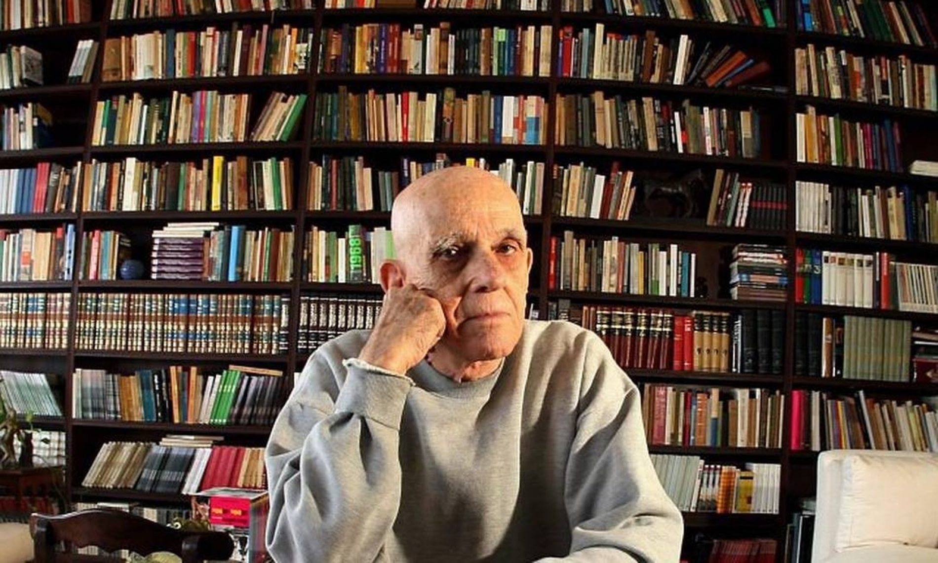 Rubem Fonseca, escritor que renovou a literatura brasileira no século 20, morre aos 94 anos